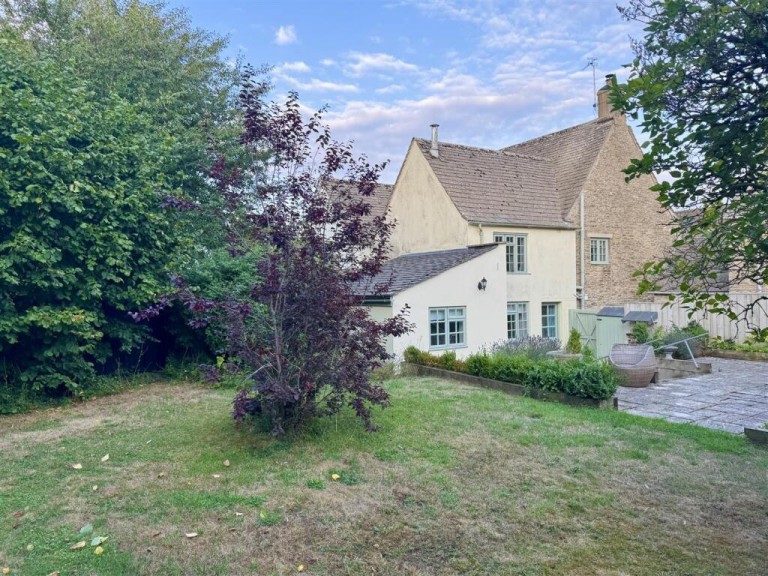 Lechlade Road, Southrop