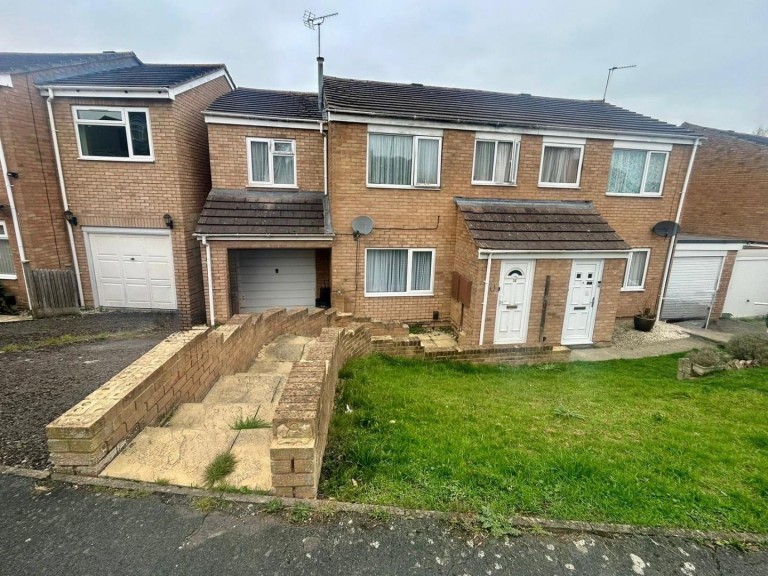 Luddesdown Road, Toothill, Swindon