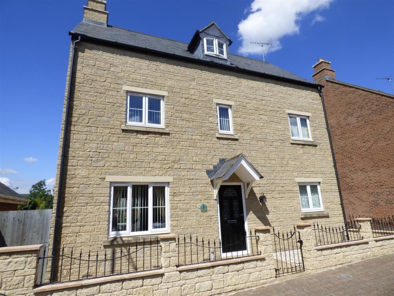 Chartwell Road, Swindon