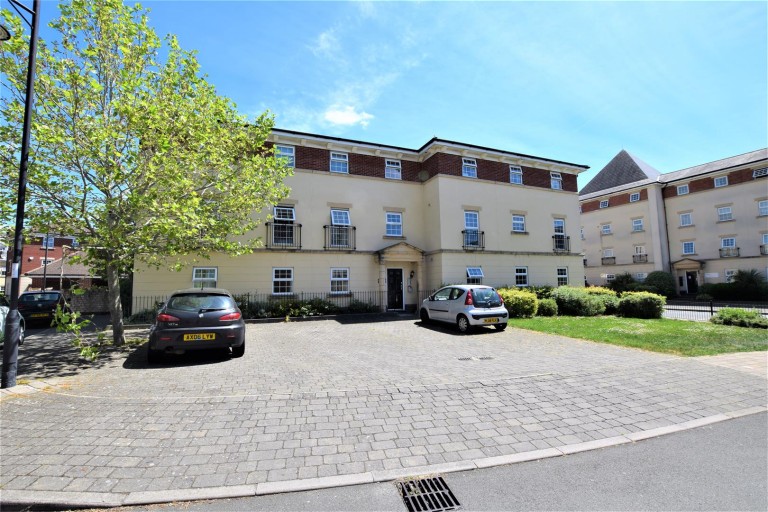 Birkdale Close, Redhouse