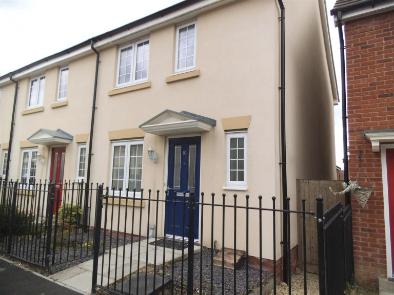 Clapham Close, Moredon, Swindon