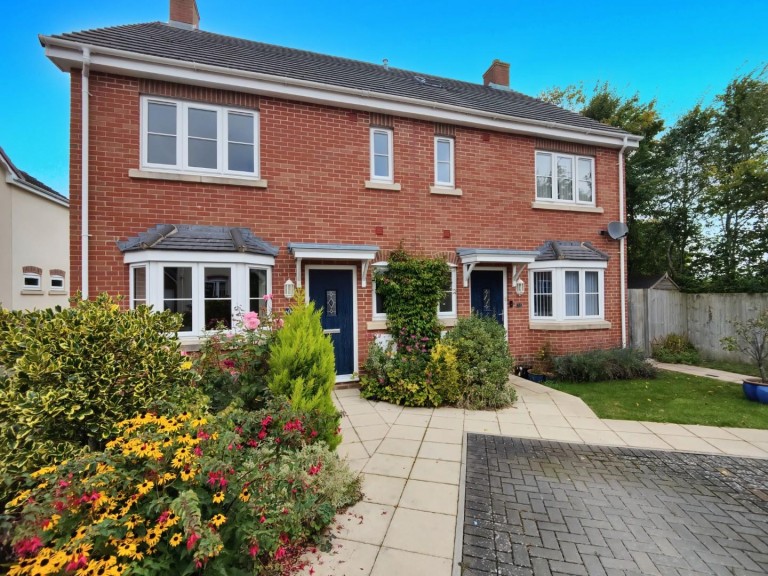 Hewers Close, Wanborough