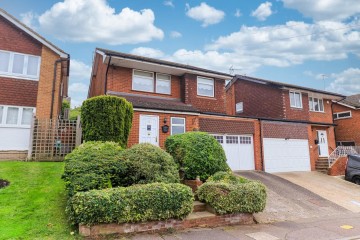 John Eliot Close, Nazeing