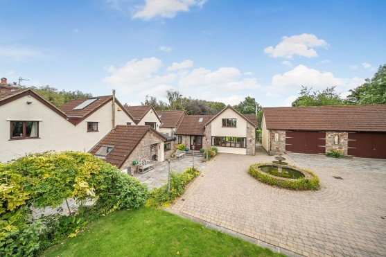 Impressive, detached country residence on edge of Wrington with stunning parkland gardens