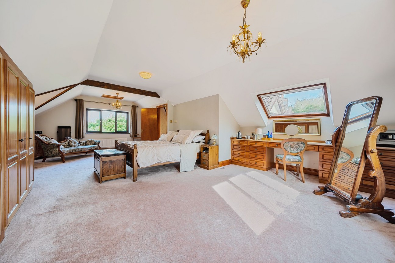 Impressive, detached country residence on edge of Wrington with stunning parkland gardens