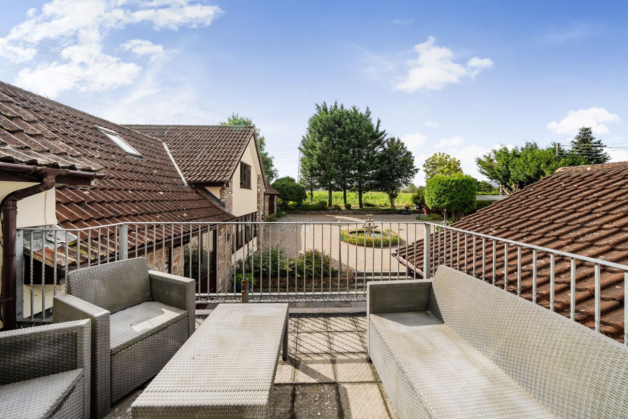 Impressive, detached country residence on edge of Wrington with stunning parkland gardens