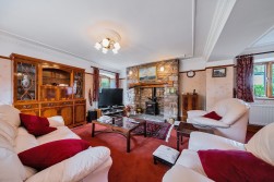 Impressive, detached country residence on edge of Wrington with stunning parkland gardens