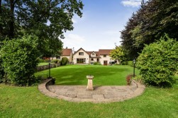 Impressive, detached country residence on edge of Wrington with stunning parkland gardens