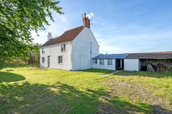 3 bed with planning permission already granted to extend to 5 bedrooms