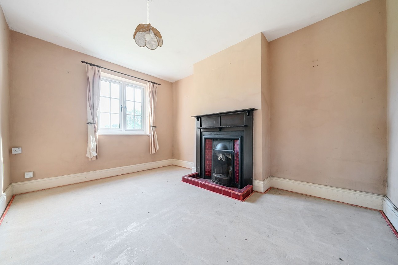 3 bed with planning permission already granted to extend to 5 bedrooms