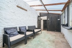 3 bed with planning permission already granted to extend to 5 bedrooms