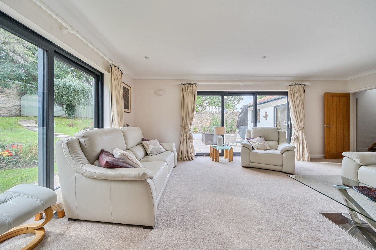 Bell Square, Blagdon, BS40