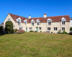 Orchardside, 20 Brinsea Road, Congresbury - a superb, spacious village home