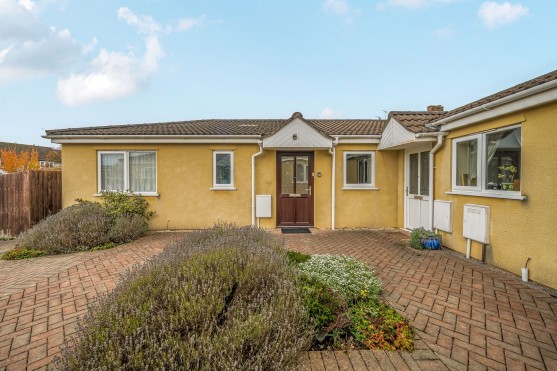 Well Park, Congresbury, BS49