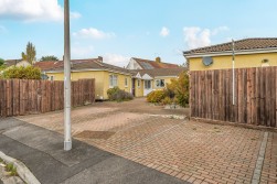 Well Park, Congresbury, BS49