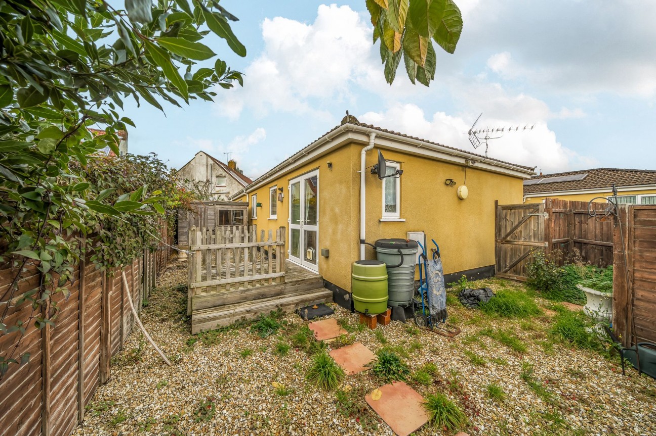 Well Park, Congresbury, BS49