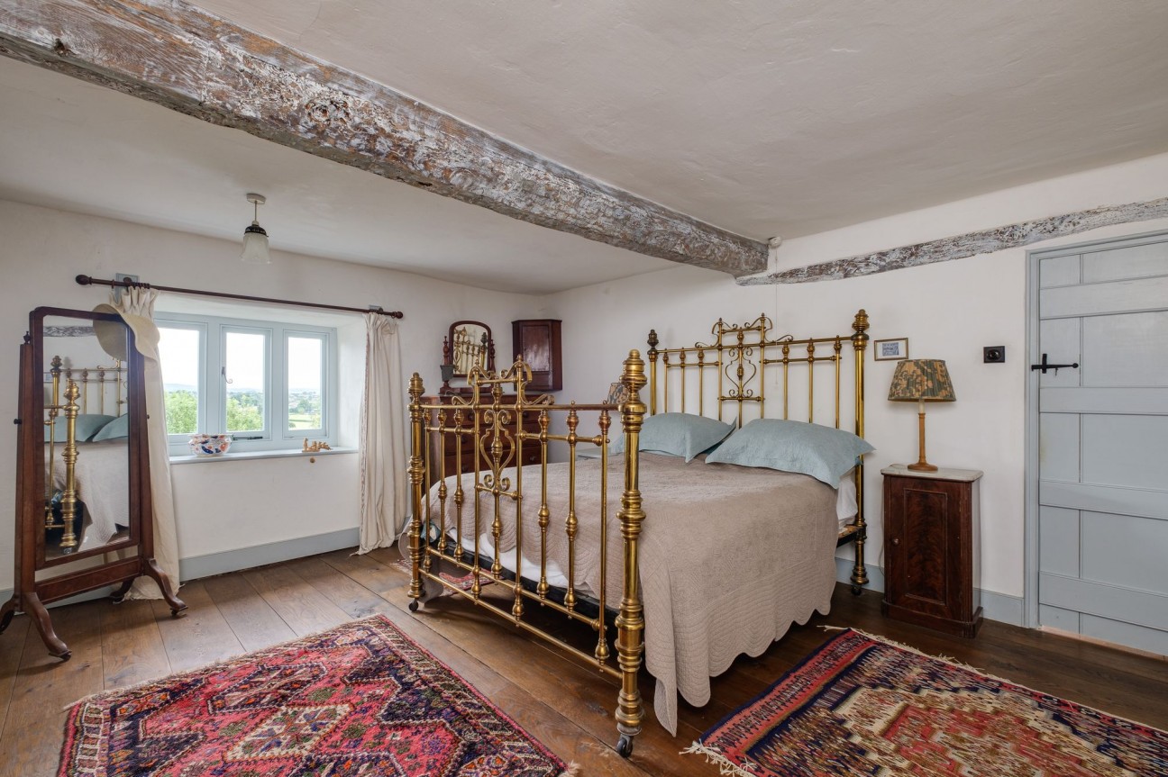 Wellhouse Farm, Tickenham, BS21 - exquisitely presented character farmhouse with glorious gardens