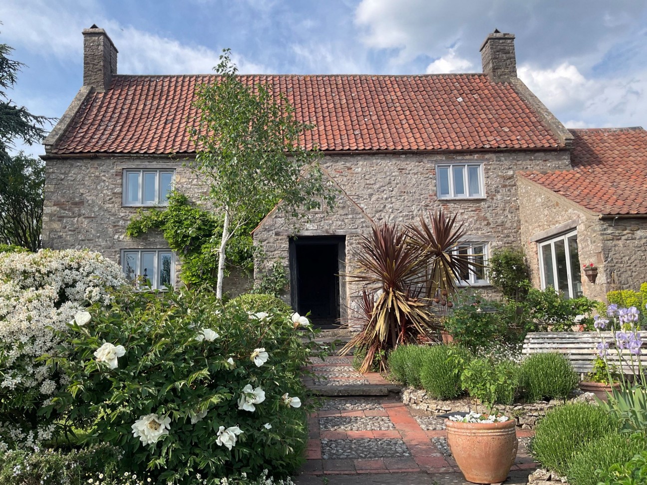Wellhouse Farm, Tickenham, BS21 - exquisitely presented character farmhouse with glorious gardens