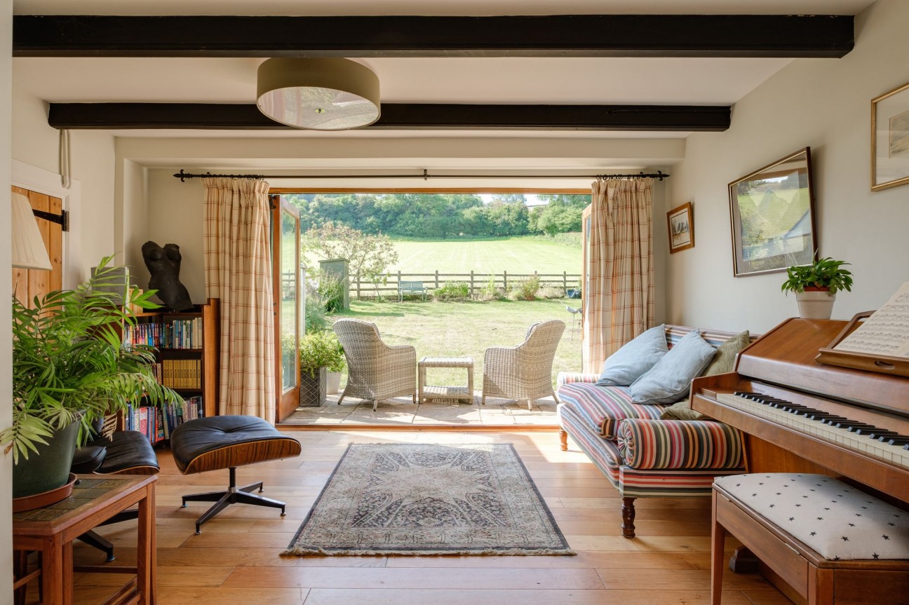 Bath Road, Blagdon, BS40