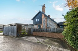 Langford Road, Langford, BS40