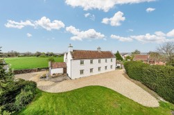 Rose Farm, West End, Nailsea, BS48 - stylishly renovated farmhouse with glorious views