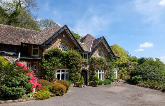 Delightful country residence with commanding views, on the outskirts of the village of Wrington