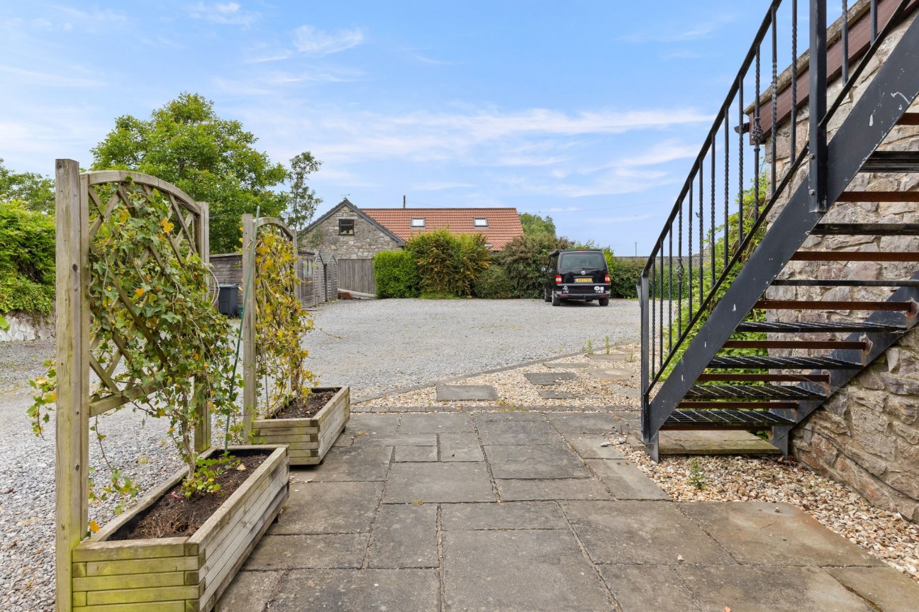 West Hewish, Little Manor Barns, BS24