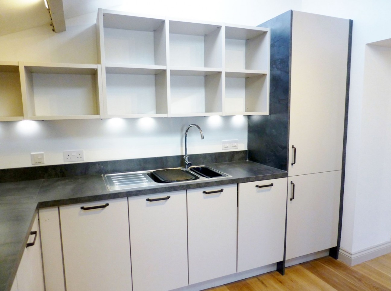 West Hewish, Little Manor Barns, BS24