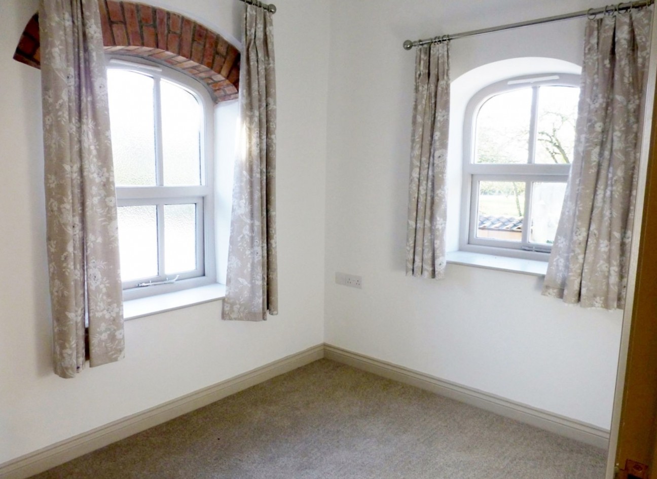 West Hewish, Little Manor Barns, BS24