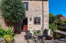 The Old Granary, Loxton, BS26 - superb family home with land