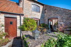 The Old Granary, Loxton, BS26 - superb family home with land