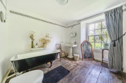 Macquarie Farm House, Yatton, BS49 - beautifully renovated family home in central village location