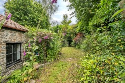 Macquarie Farm House, Yatton, BS49 - beautifully renovated family home in central village location