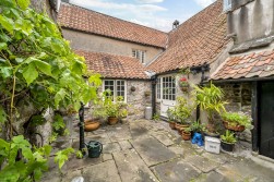 Macquarie Farm House, Yatton, BS49 - beautifully renovated family home in central village location