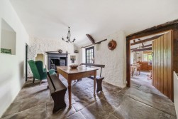 Macquarie Farm House, Yatton, BS49 - beautifully renovated family home in central village location
