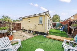 Well Park, Congresbury, BS49