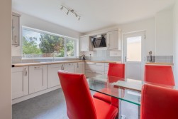 Bristol Road, Langford, BS40