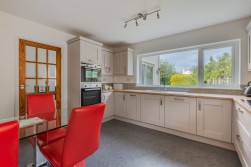 Bristol Road, Langford, BS40