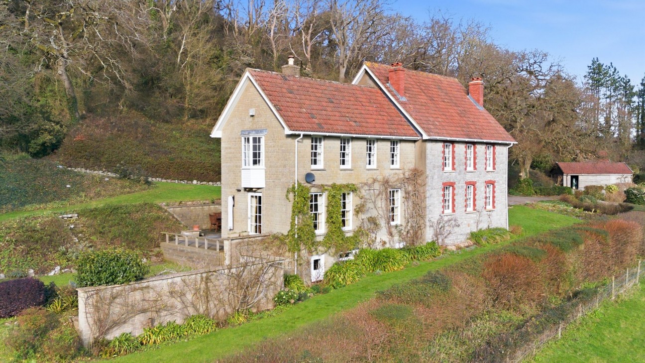 Bristol Road, Congresbury, BS49