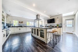 Bristol Road, Churchill, BS25