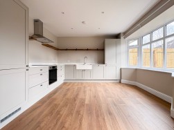 Bristol Road, Churchill, BS25