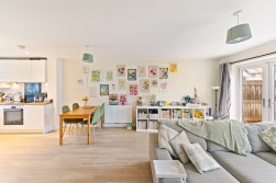 Fox Avenue, Yatton, BS49