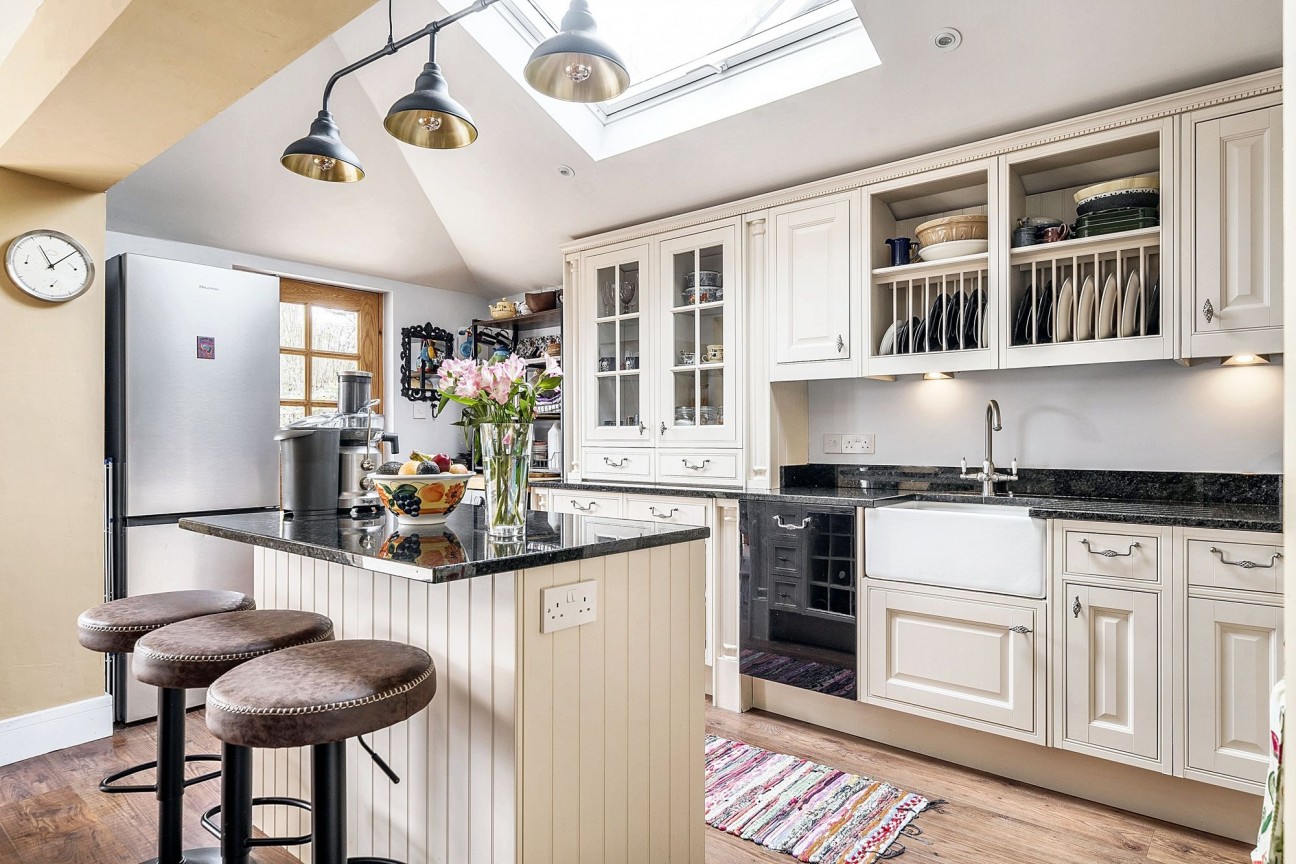 Fleur de Lys, Sunnymede Road, Nailsea