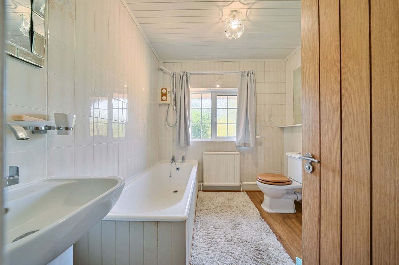 Swiss Vale House, magnificent 5 bed home with detached annexe, BS49
