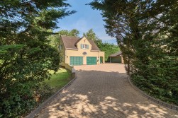 Swiss Vale House, magnificent 5 bed home with detached annexe, BS49