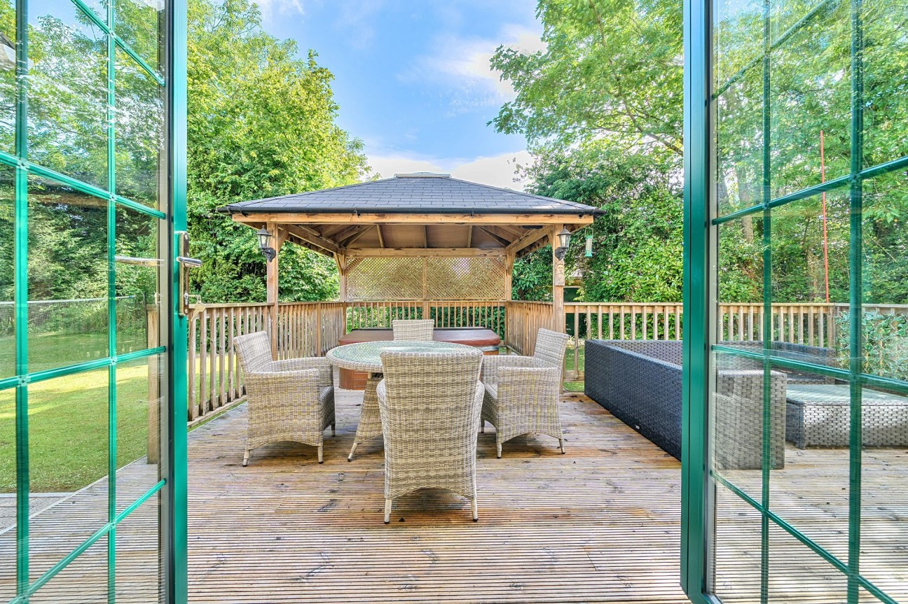 Swiss Vale House, magnificent 5 bed home with detached annexe, BS49