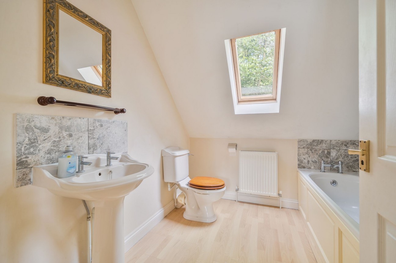 Swiss Vale House, magnificent 5 bed home with detached annexe, BS49