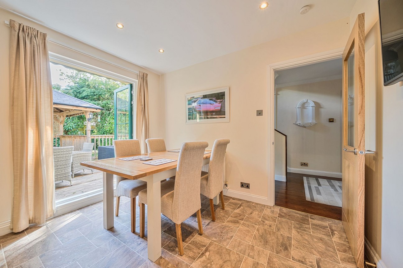 Swiss Vale House, magnificent 5 bed home with detached annexe, BS49