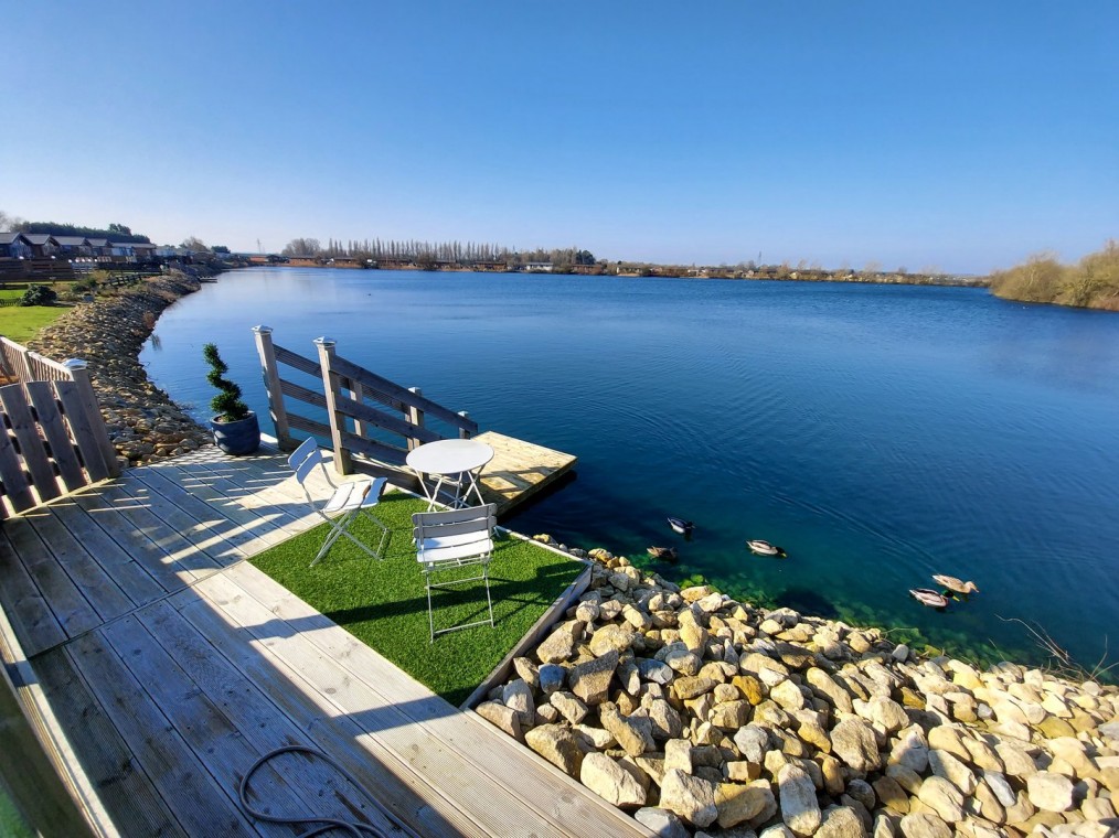 TALLINGTON LAKES, Tallington