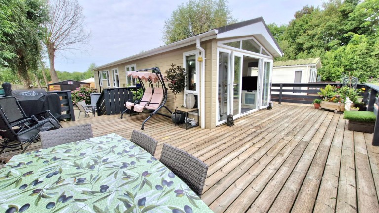 Tallington Lakes, TALLINGTON